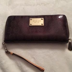 Michael Kors wristlet